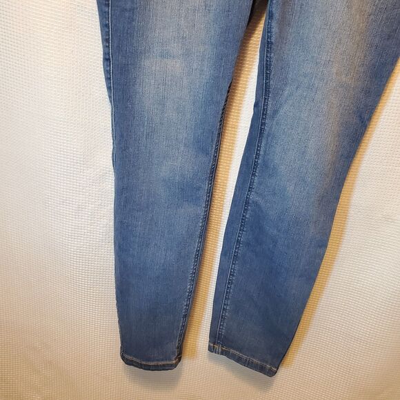 Torrid Bombshell Skinny High Rise Premium Stretch Jeans Size 18R Medium Wash - Picture 5 of 9